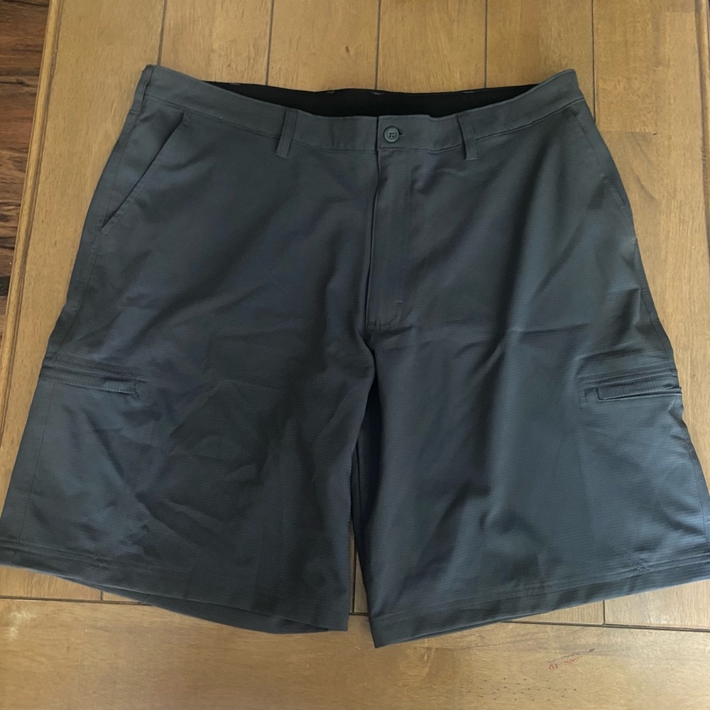 Champion cargo gray shorts with side pockets size 40
